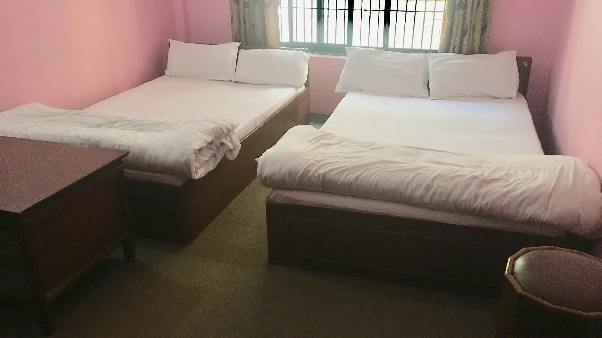 Oyo 305 Hotel Gauri Pashupatinath
